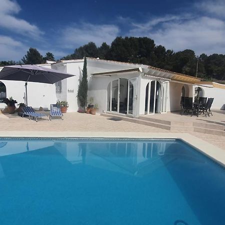 Cheerful 2-Bedroom Villa With Private Pool 卡尔佩 外观 照片