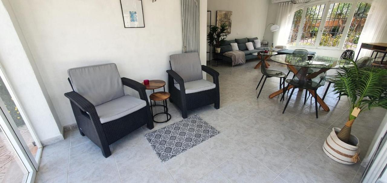 Cheerful 2-Bedroom Villa With Private Pool 卡尔佩 外观 照片