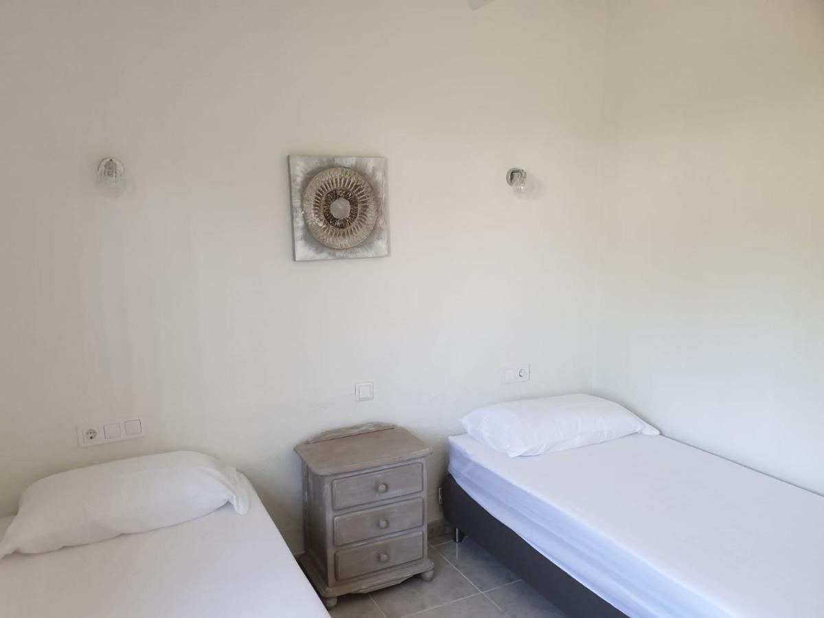 Cheerful 2-Bedroom Villa With Private Pool 卡尔佩 外观 照片