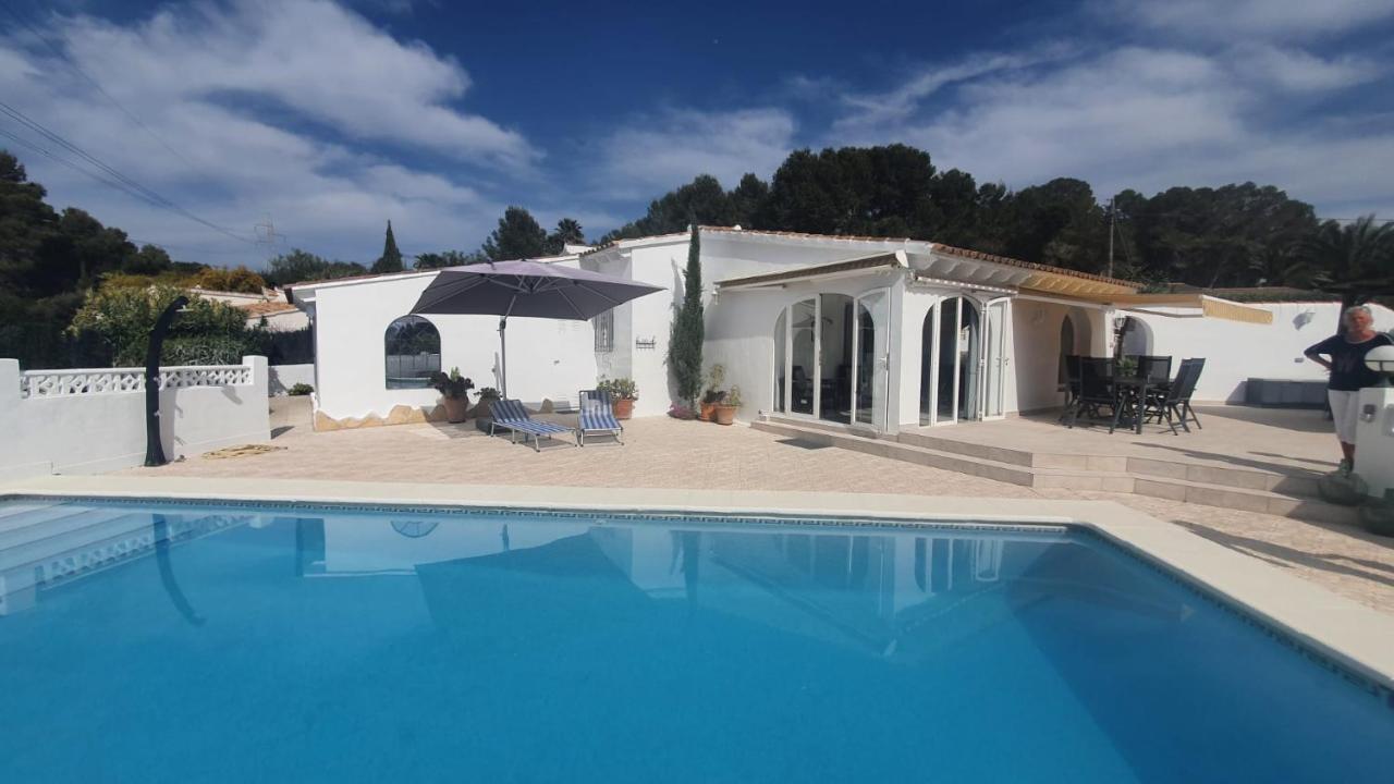 Cheerful 2-Bedroom Villa With Private Pool 卡尔佩 外观 照片