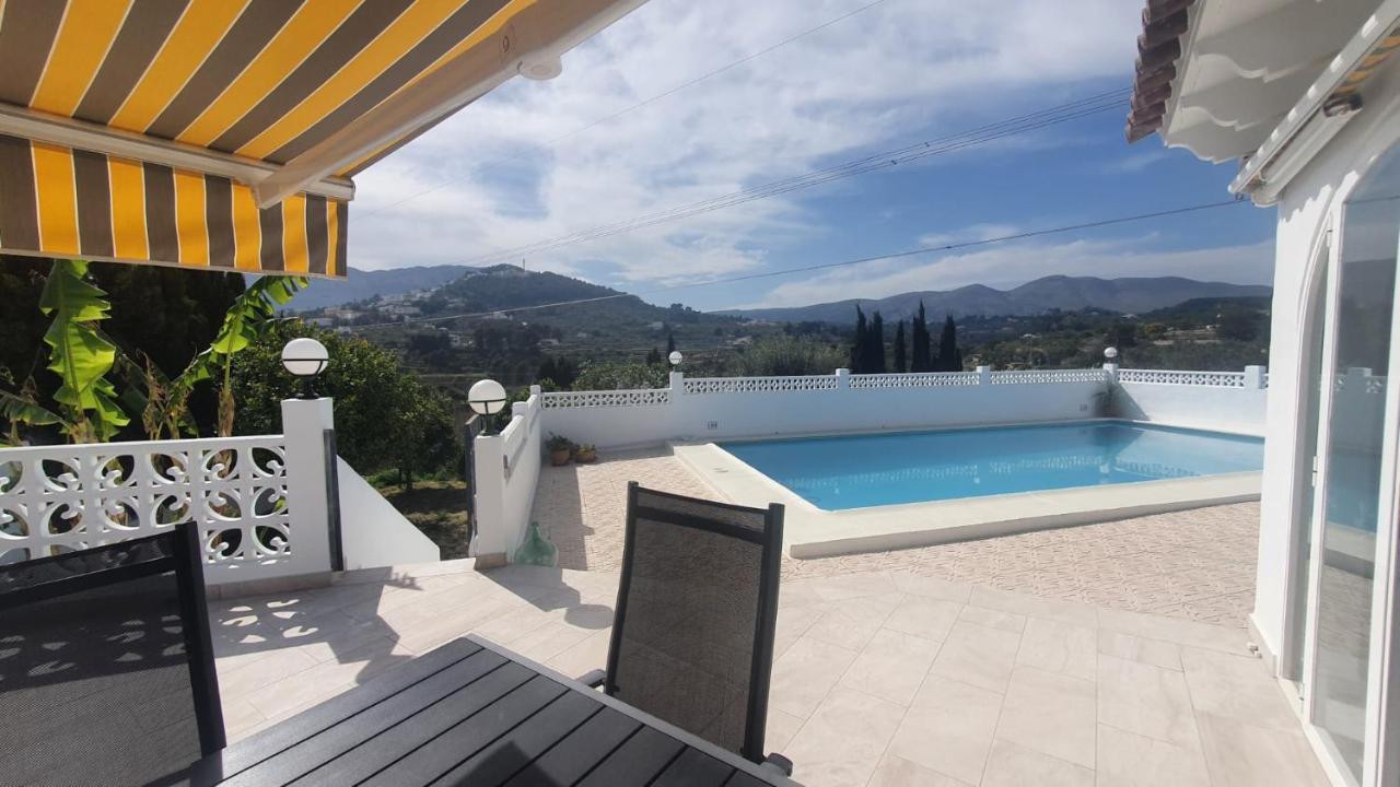 Cheerful 2-Bedroom Villa With Private Pool 卡尔佩 外观 照片