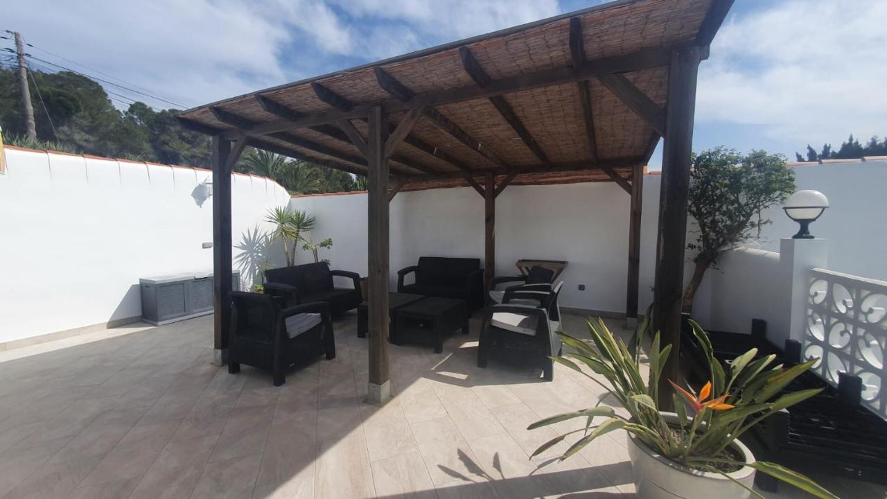 Cheerful 2-Bedroom Villa With Private Pool 卡尔佩 外观 照片