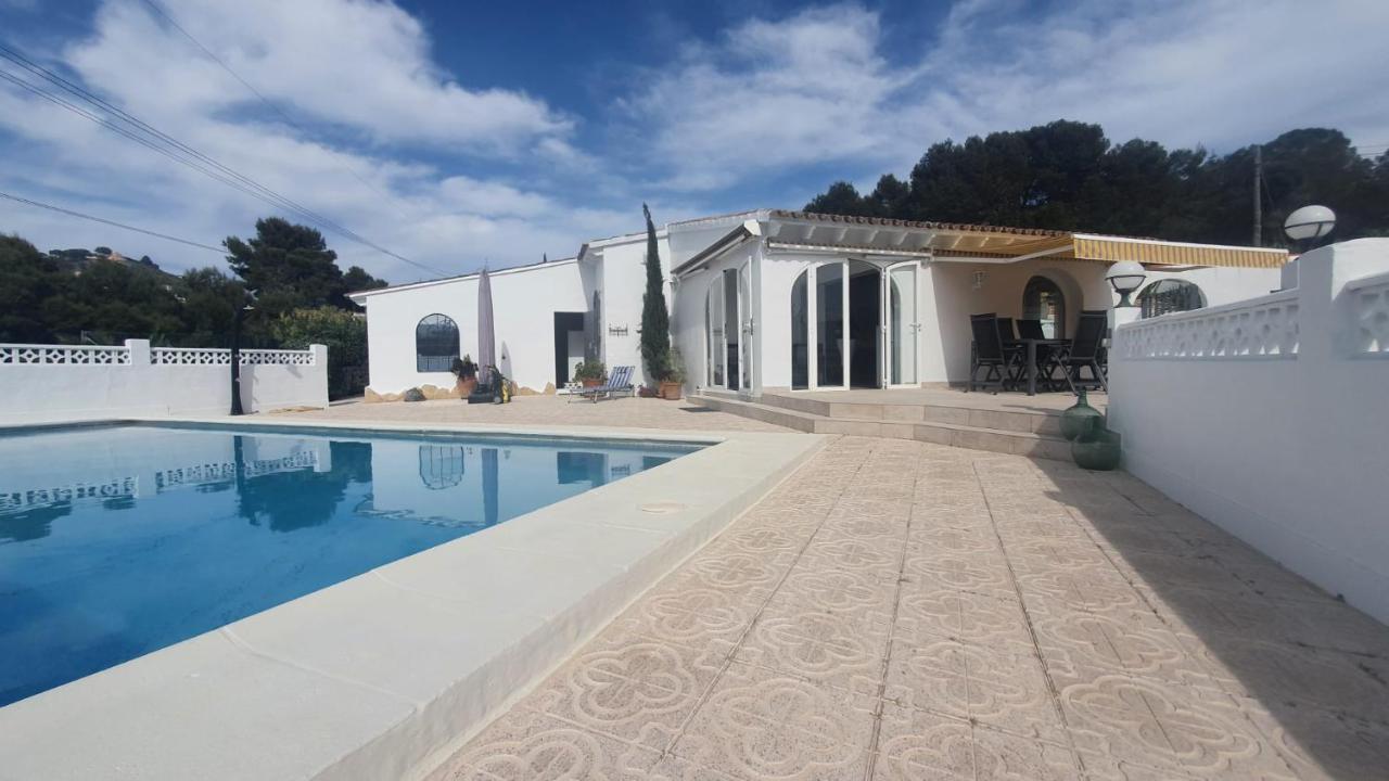 Cheerful 2-Bedroom Villa With Private Pool 卡尔佩 外观 照片
