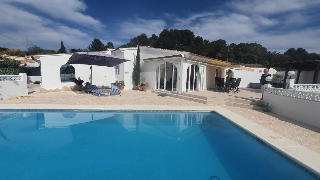 Cheerful 2-Bedroom Villa With Private Pool 卡尔佩 外观 照片