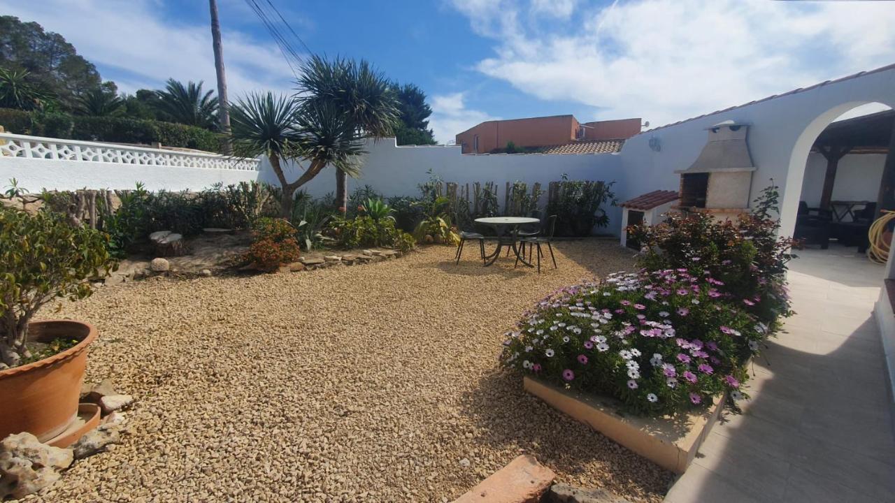 Cheerful 2-Bedroom Villa With Private Pool 卡尔佩 外观 照片